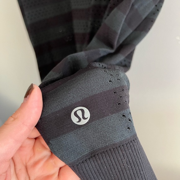 Lululemon tank - Picture 2 of 3